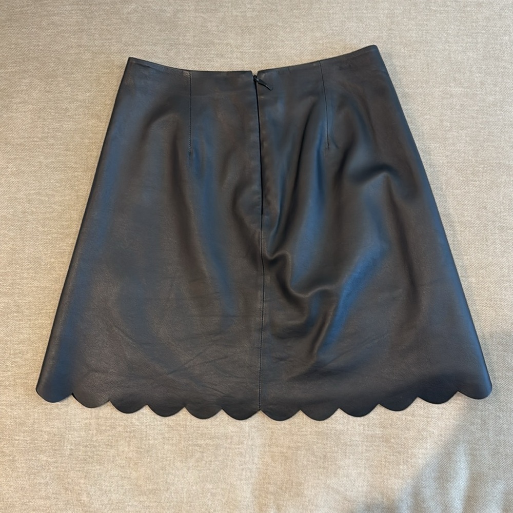 Kate Spade Scalloped Lamb Leather Skirt Size 4 - Picture 2 of 5